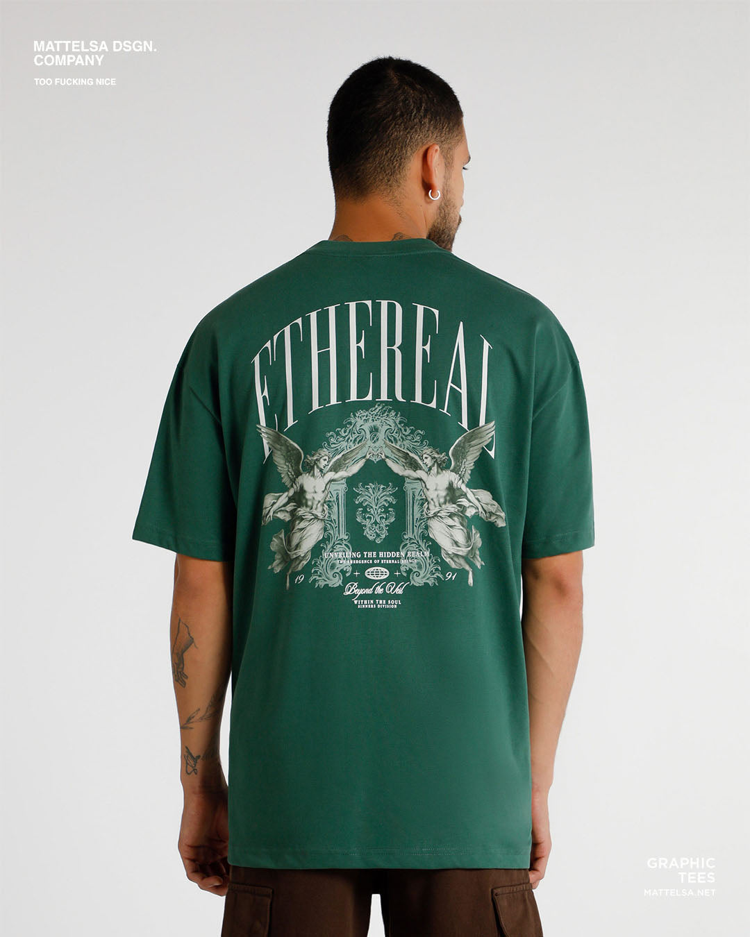 Camiseta oversize verde con ilustración
