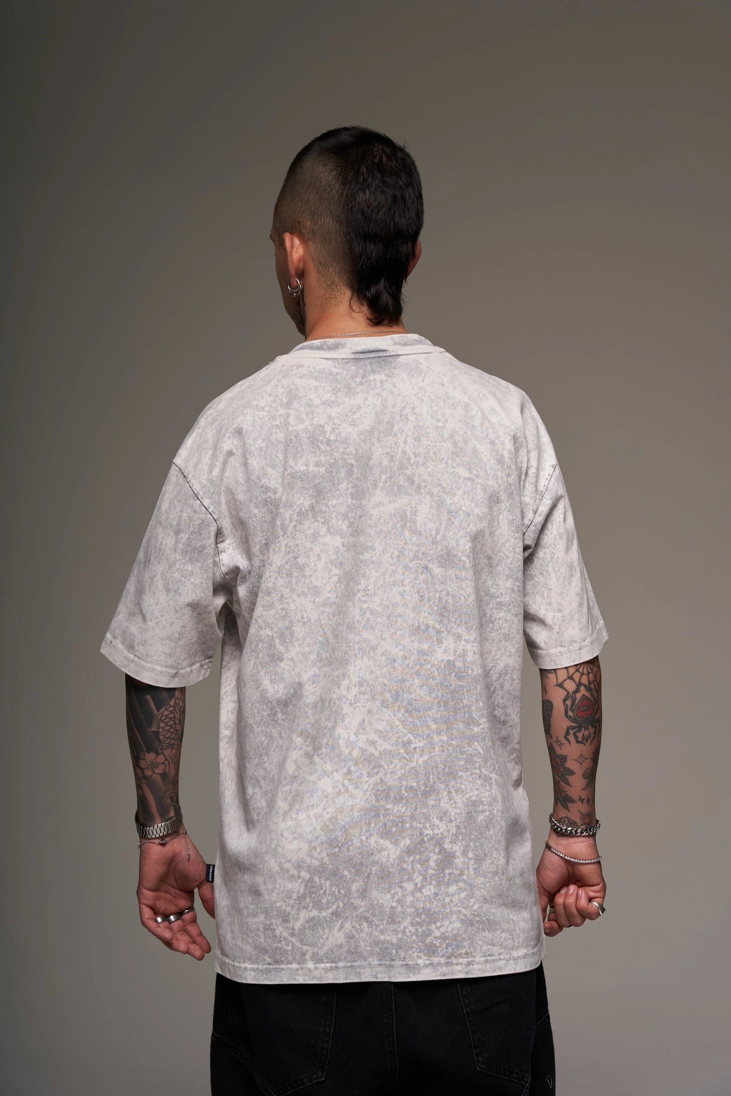Camiseta Básica Oversize Acid Wash Gris Clara