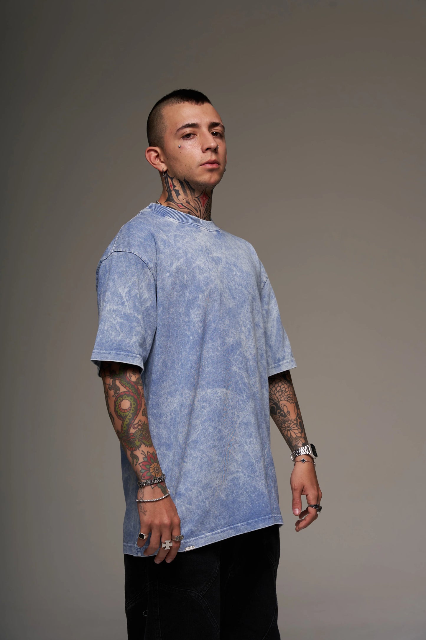 Camiseta Básica Oversize Acid Wash Azul Oscuro