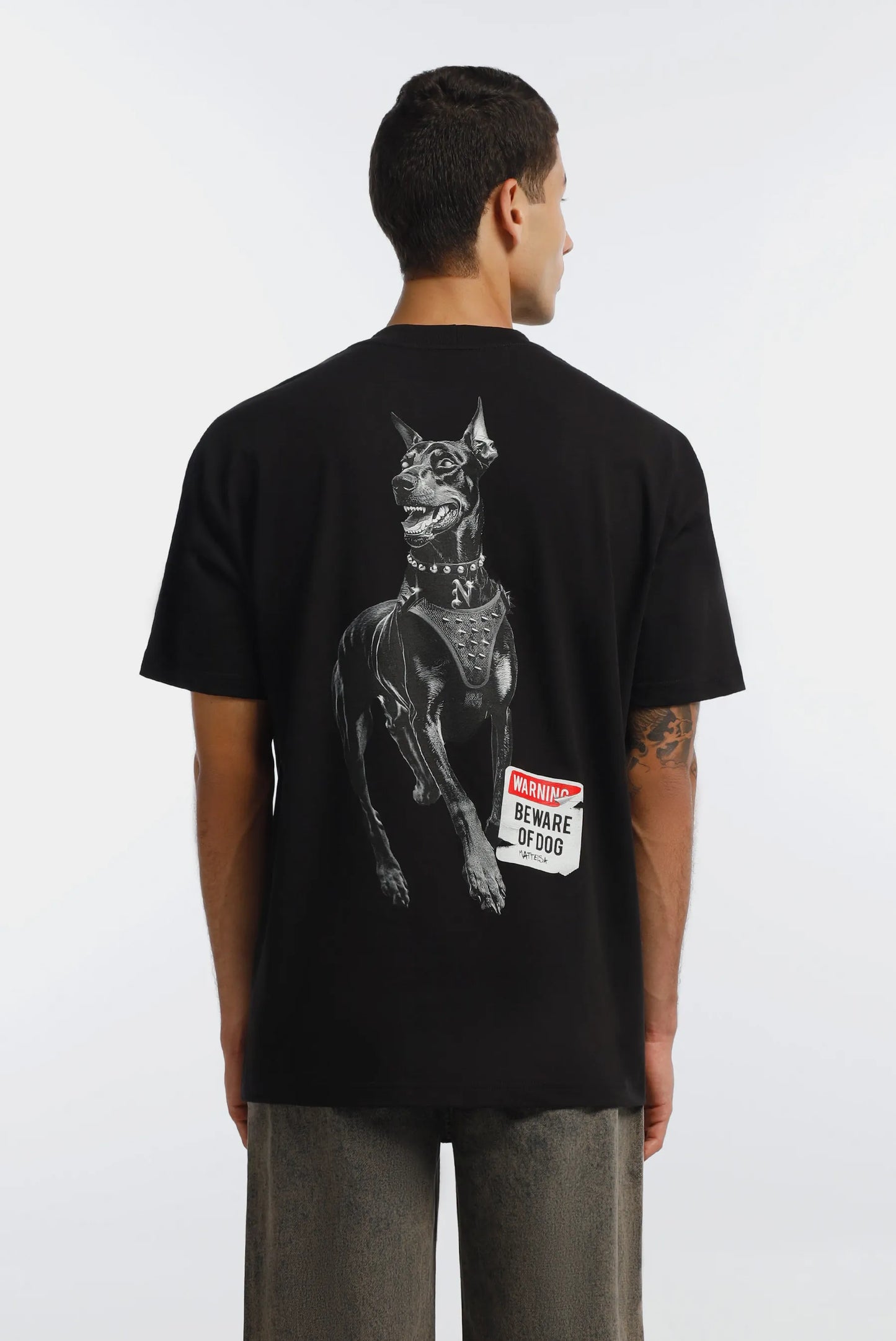 Camiseta Oversize Negro Be Aware of Dog