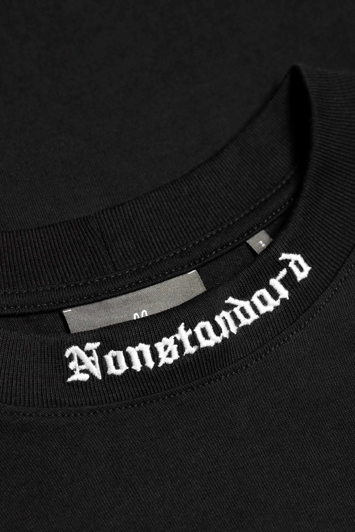 Camiseta Oversize Negro Be Aware of Dog