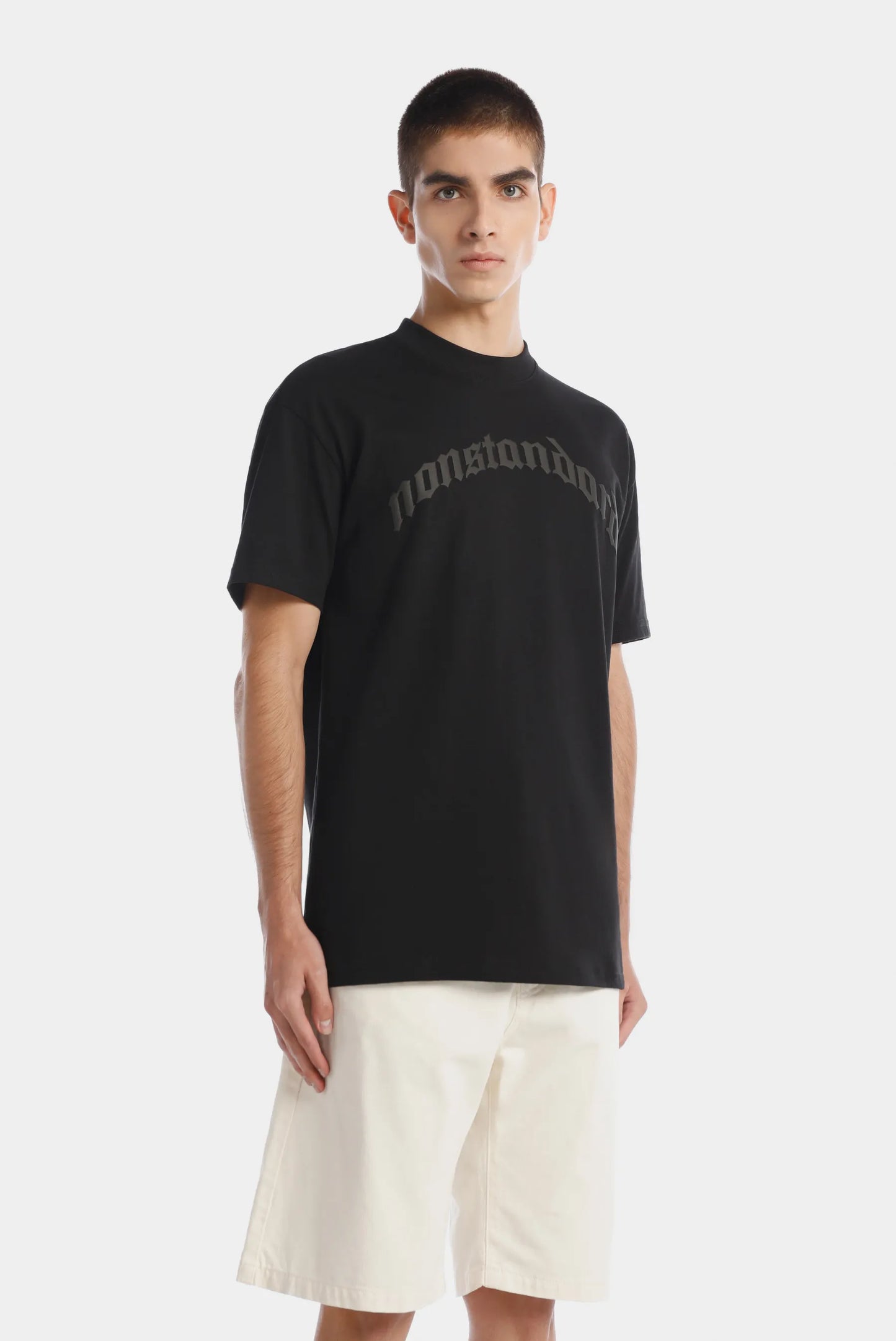 Camiseta Regular Negro Nonstandard