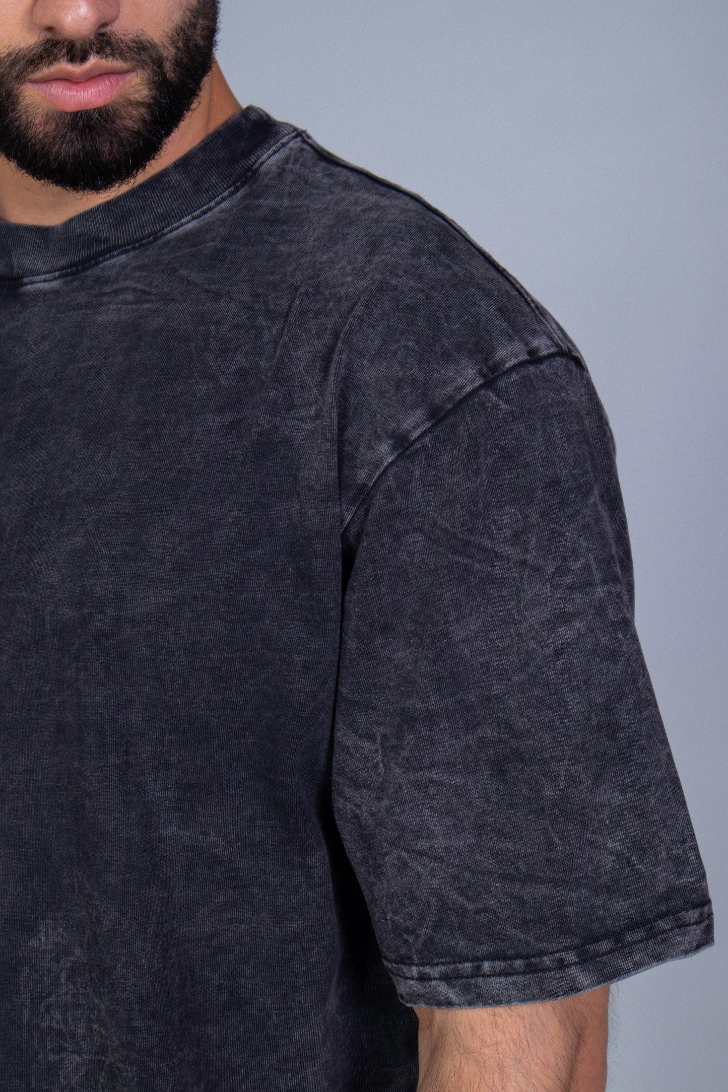 Camiseta Básica Oversize Acid Wash Gris Oscuro