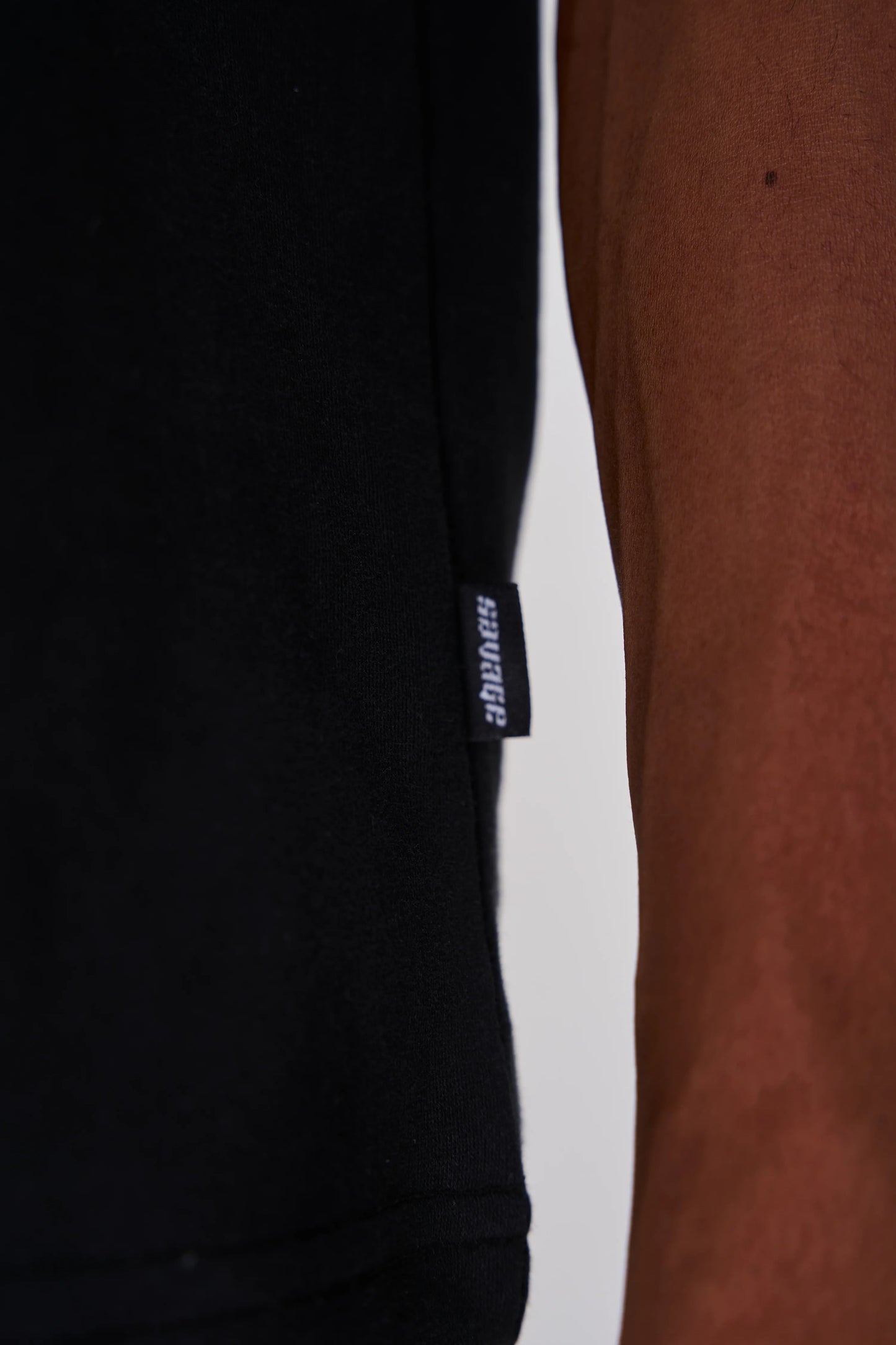 Camiseta Corte Regular 250 Gramos Negra