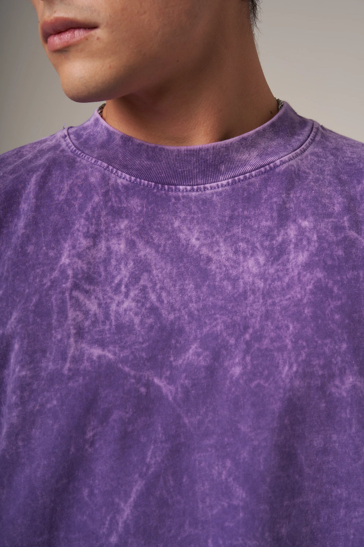 Camiseta Básica Oversize Acid Wash Morada