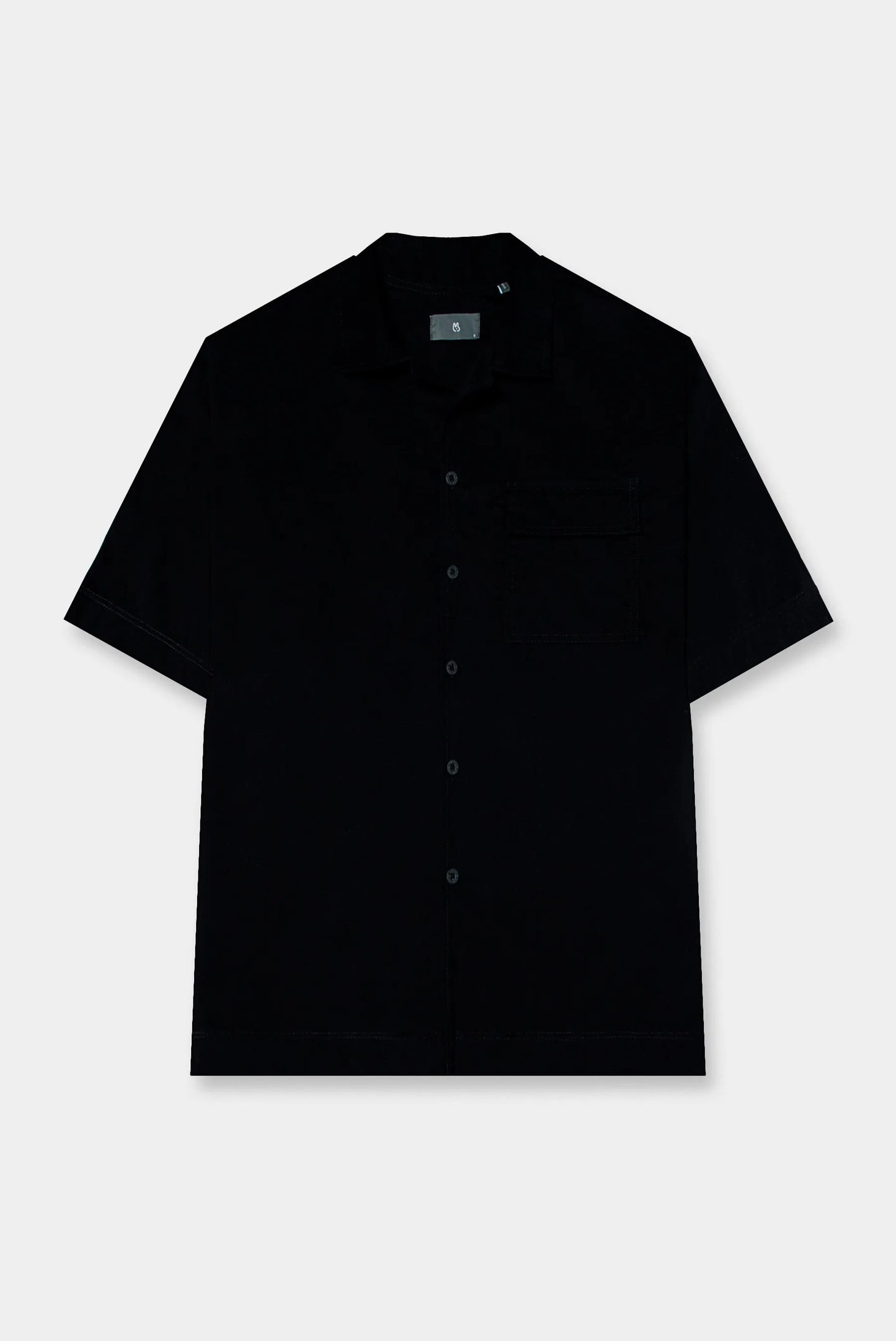 Camisa box fit negro básico