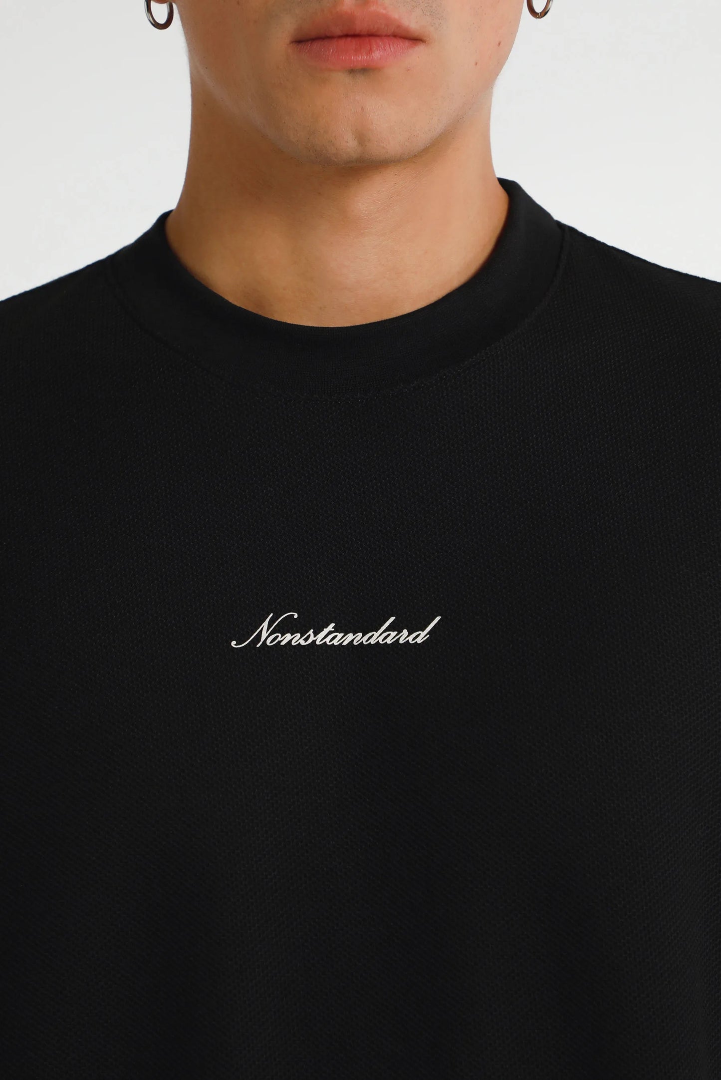 Camiseta Regular Negro Texto