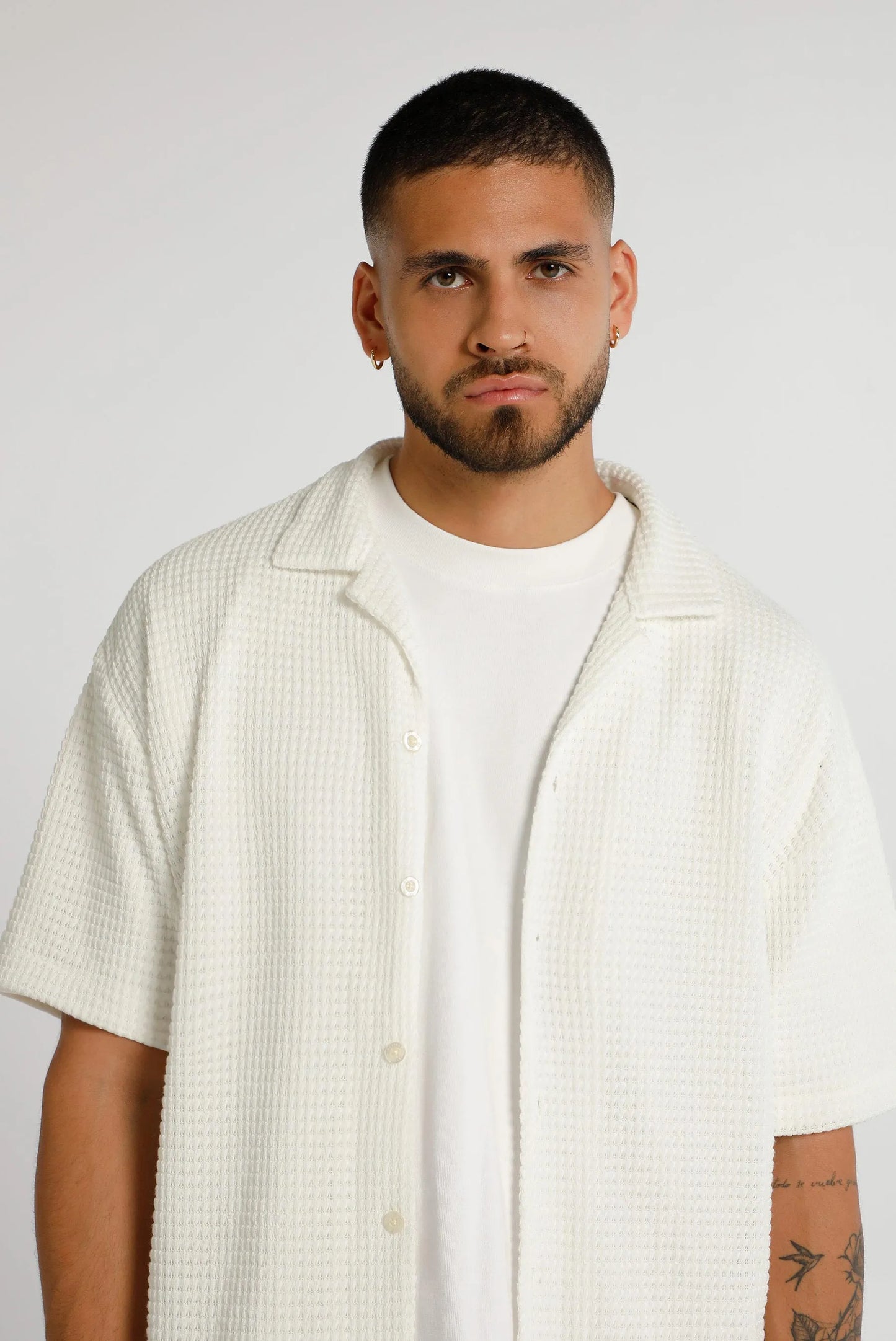 Camisa oversize marfil básico