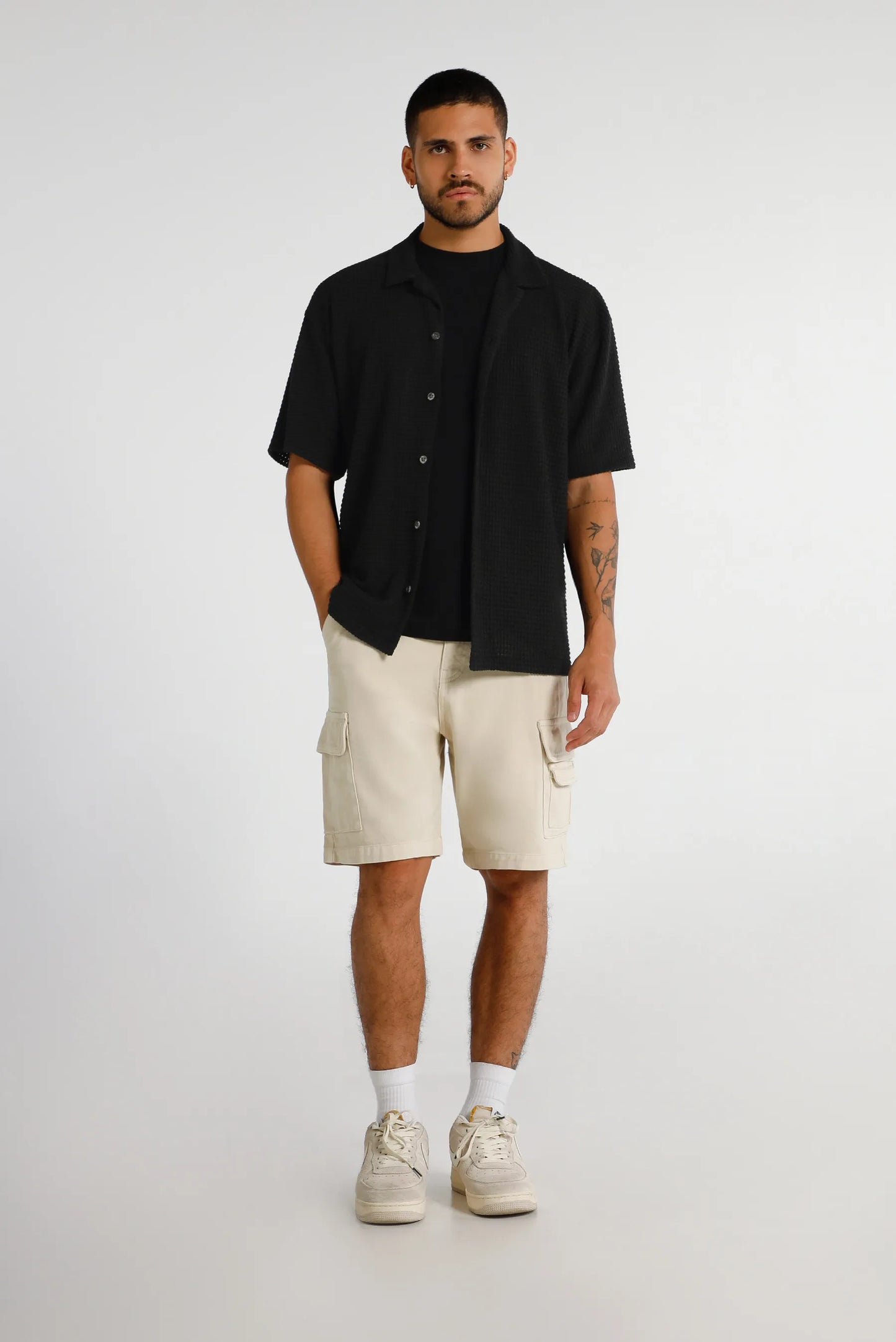 Camisa oversize negro básico tejido premium