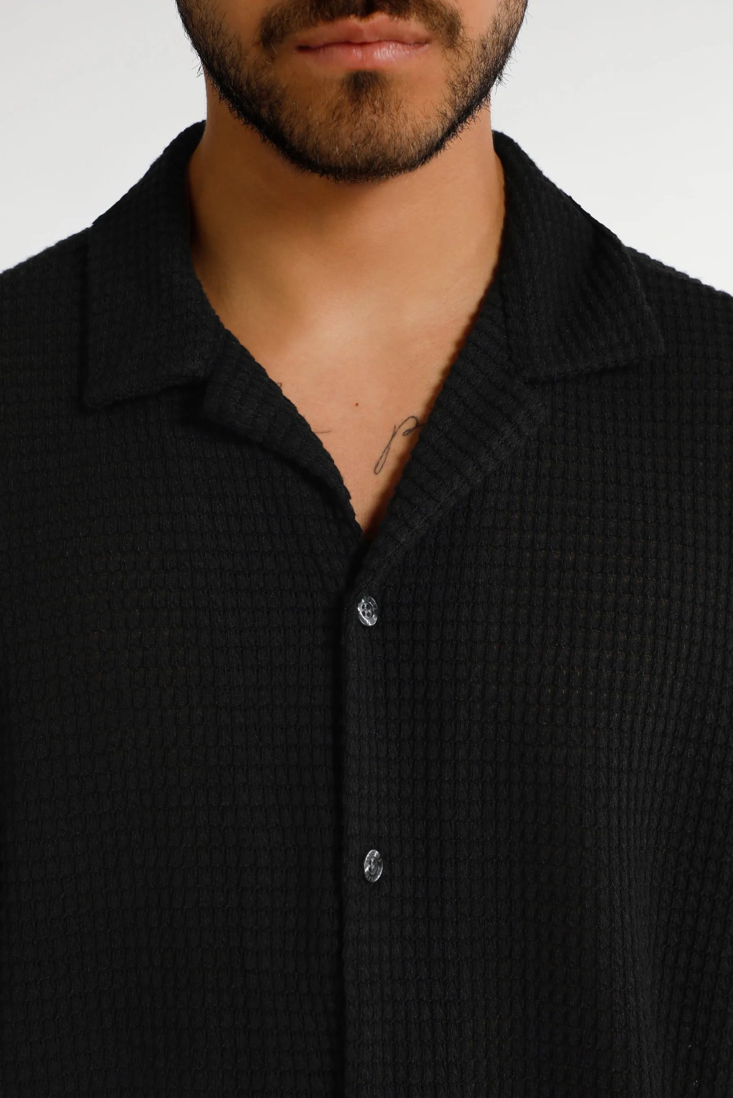 Camisa oversize negro básico tejido premium