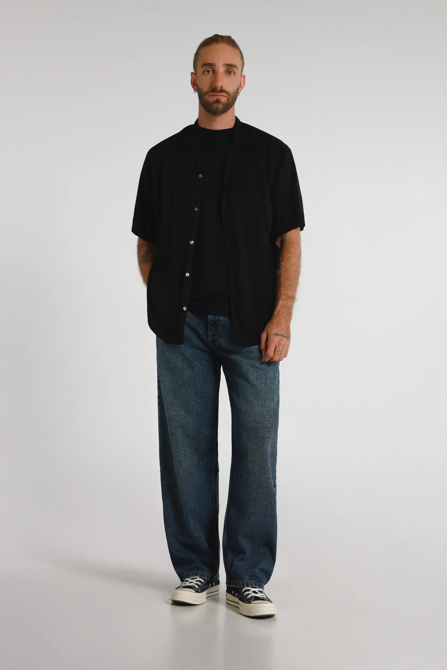 Camisa oversize negro básico