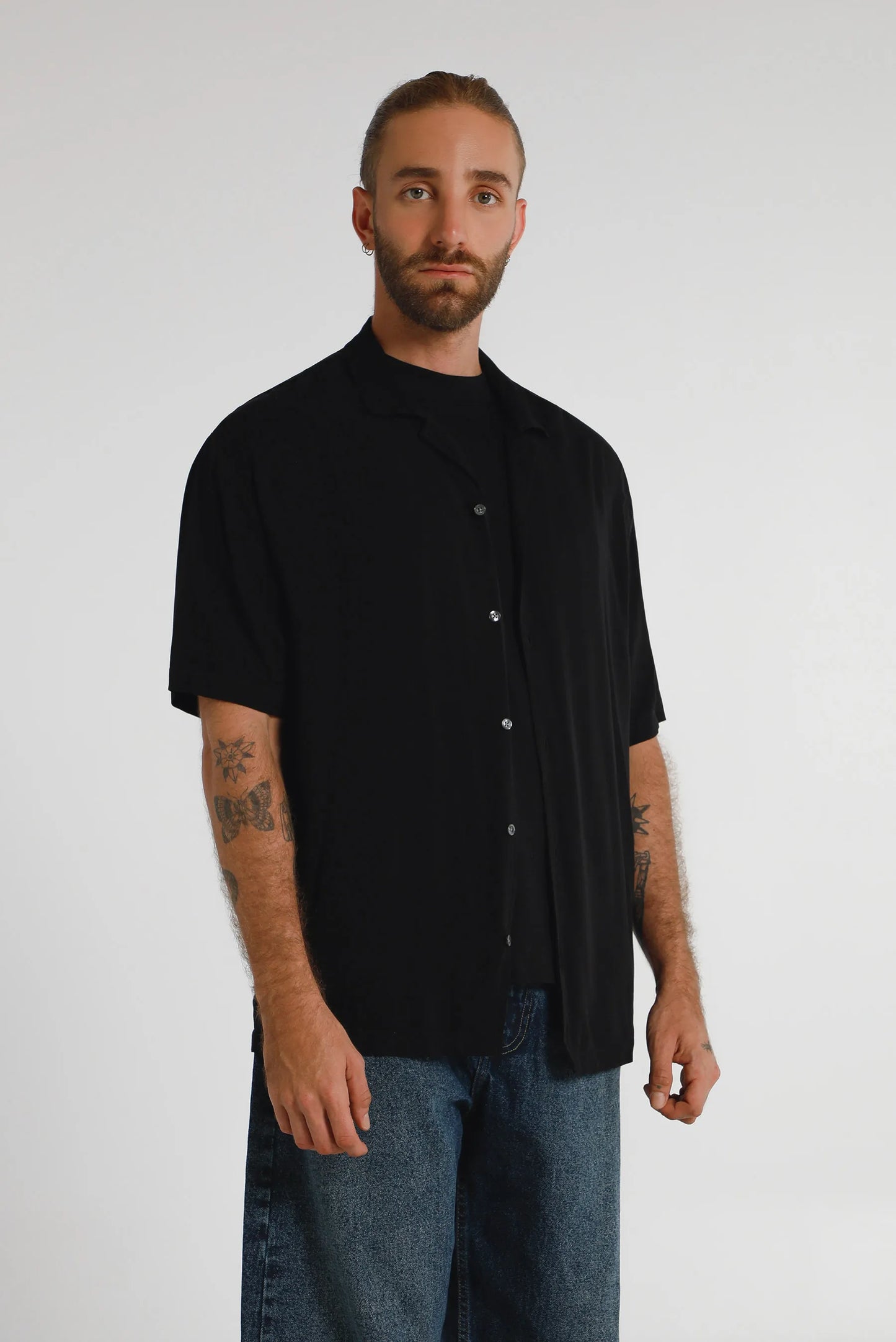 Camisa oversize negro básico