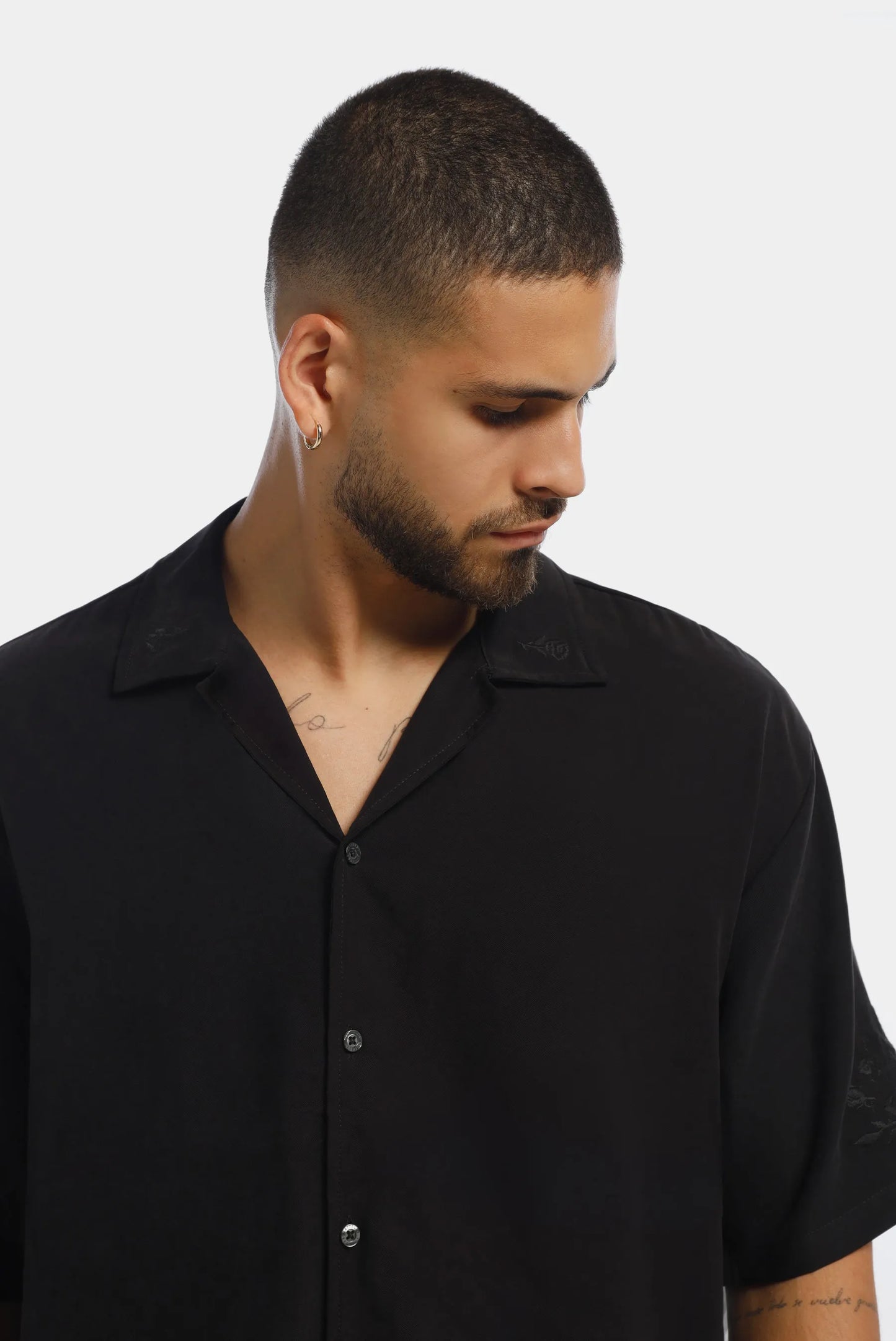 Camisa Oversize Negro Flores