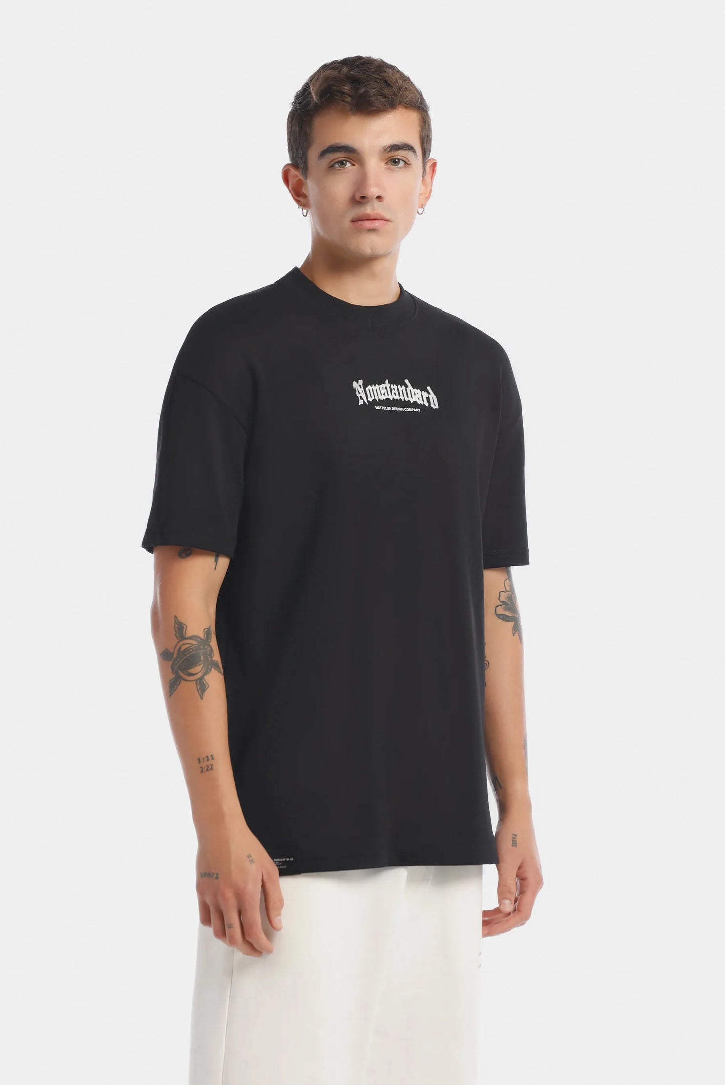 Camiseta Oversize Negro Nonstandard