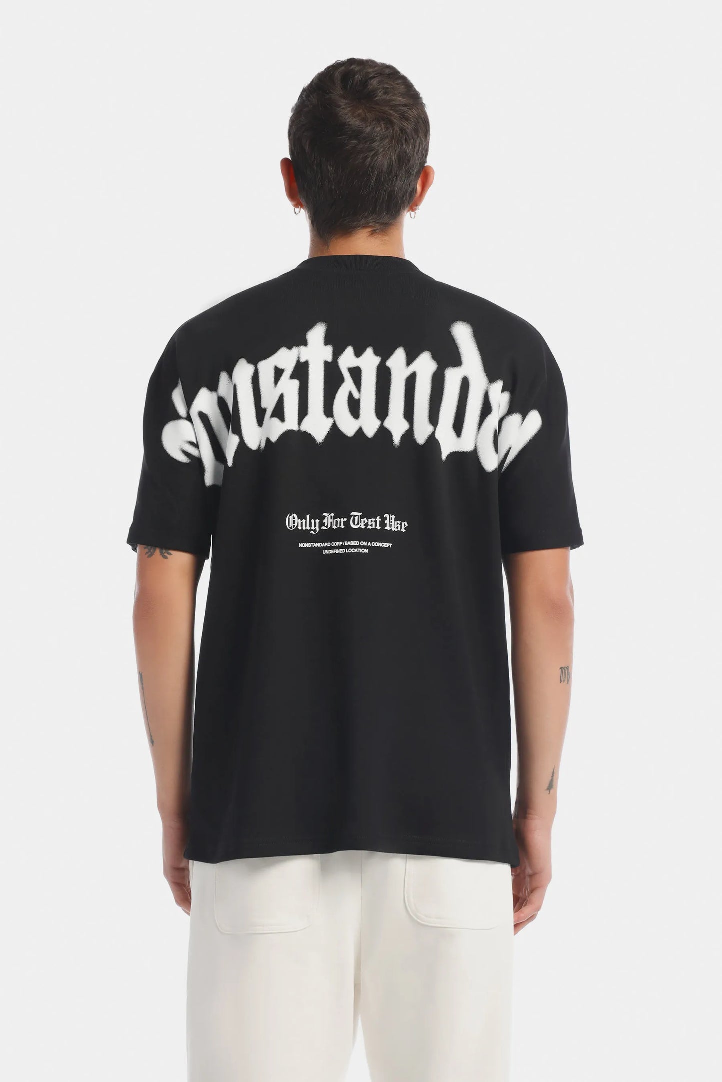 Camiseta Oversize Negro Nonstandard