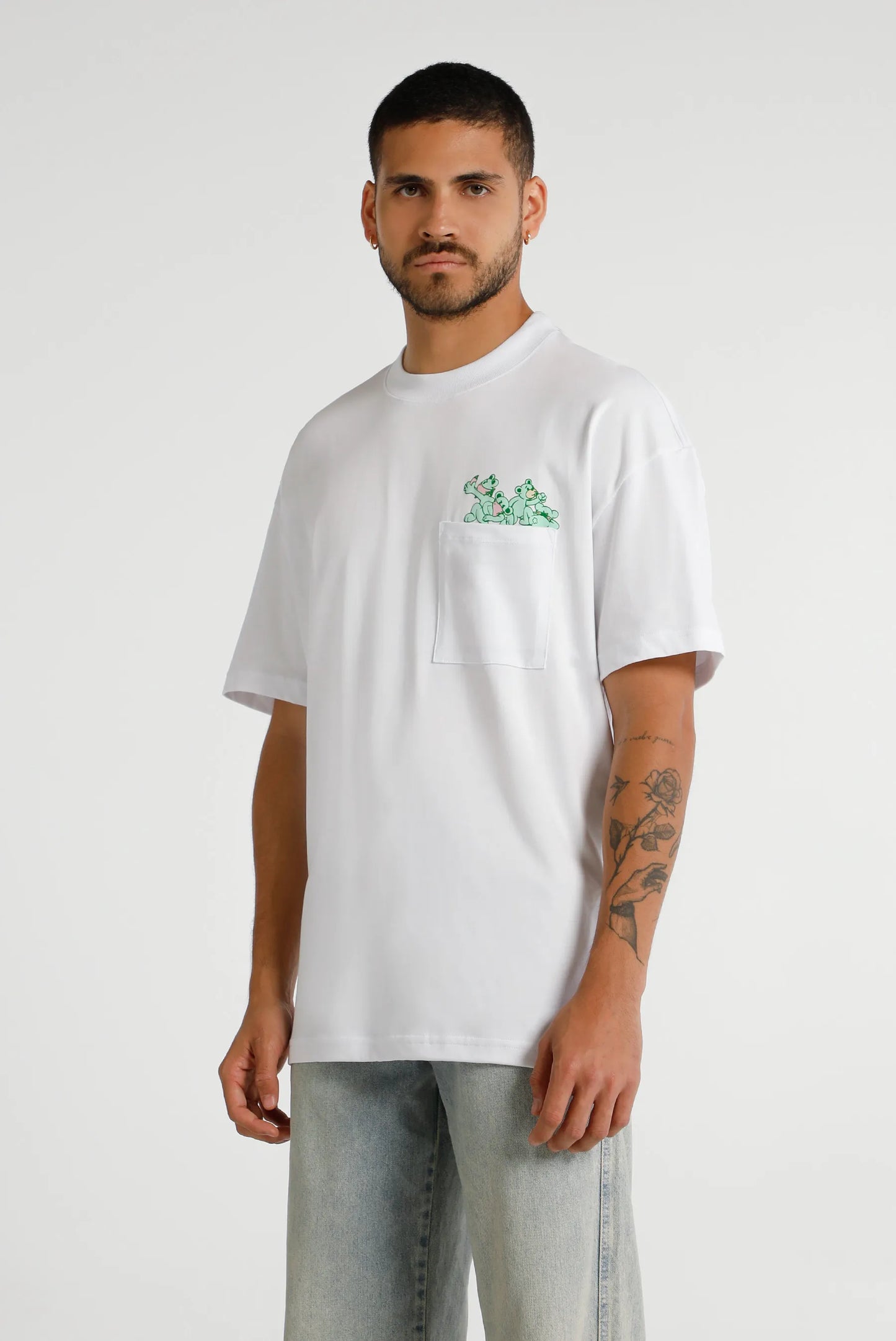 Camiseta oversize blanca ilustración Art
