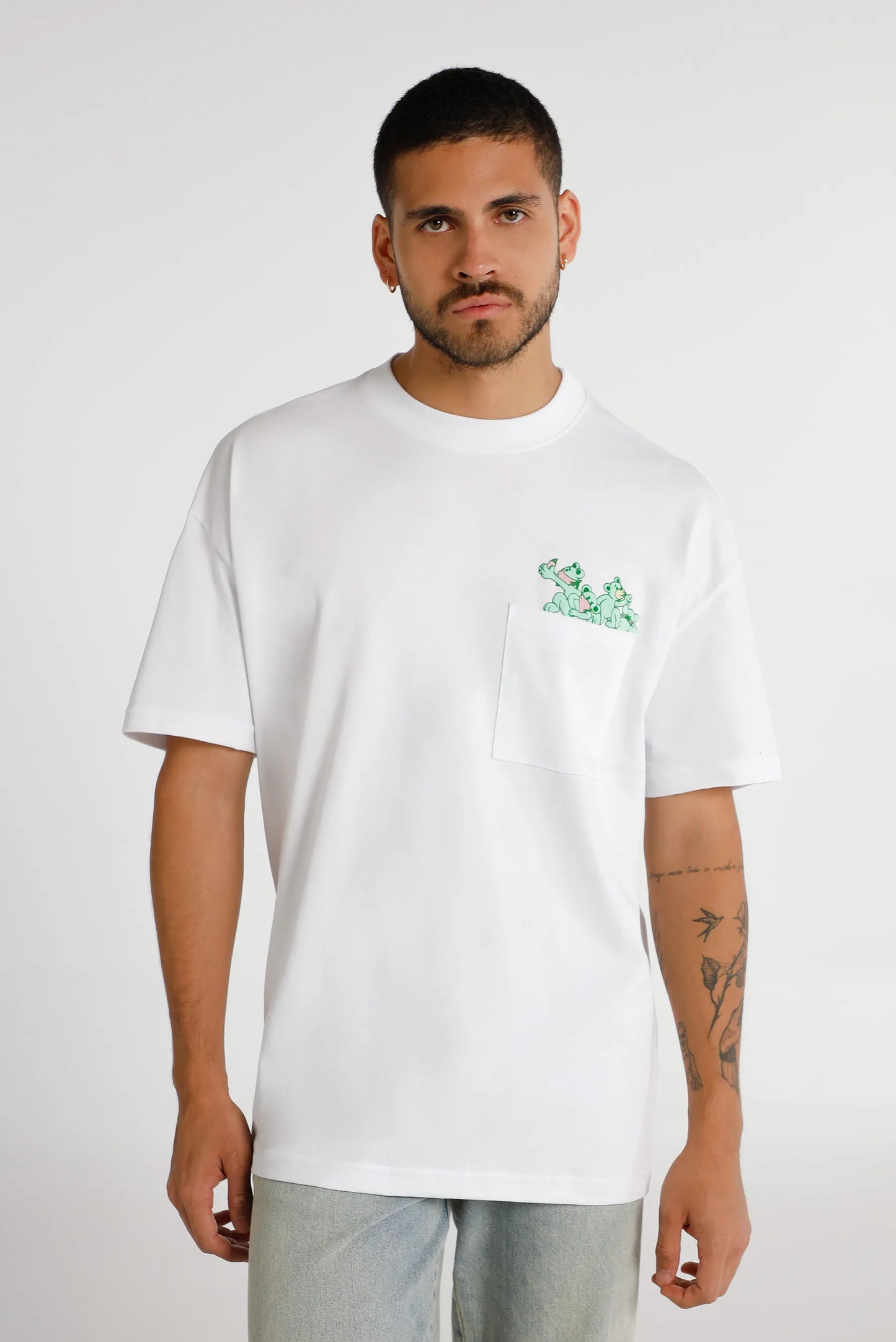 Camiseta oversize blanca ilustración Art