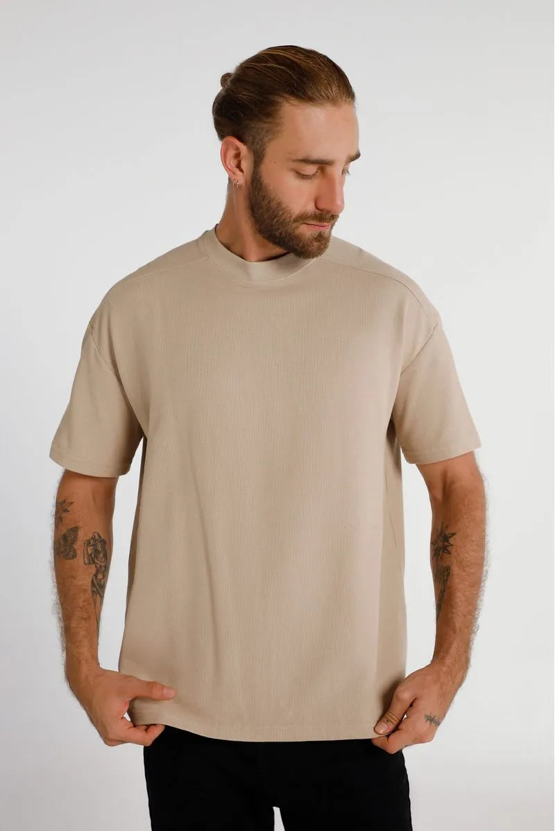 Camiseta box fit beige básico