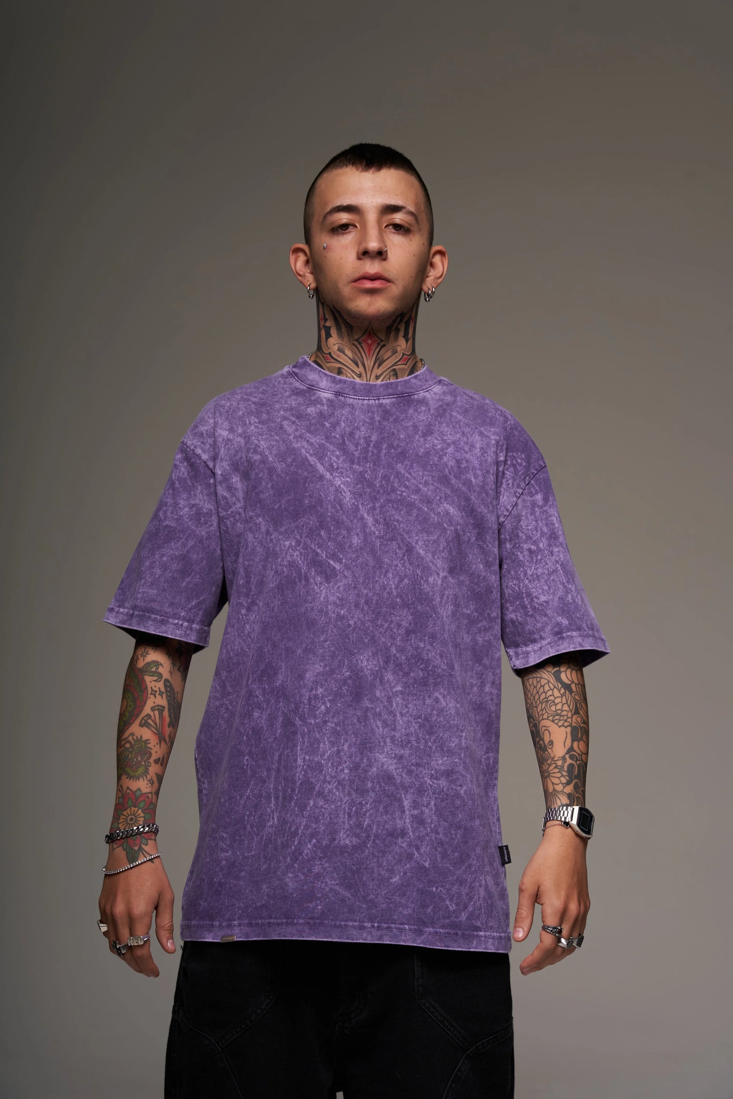 Camiseta Básica Oversize Acid Wash Morada