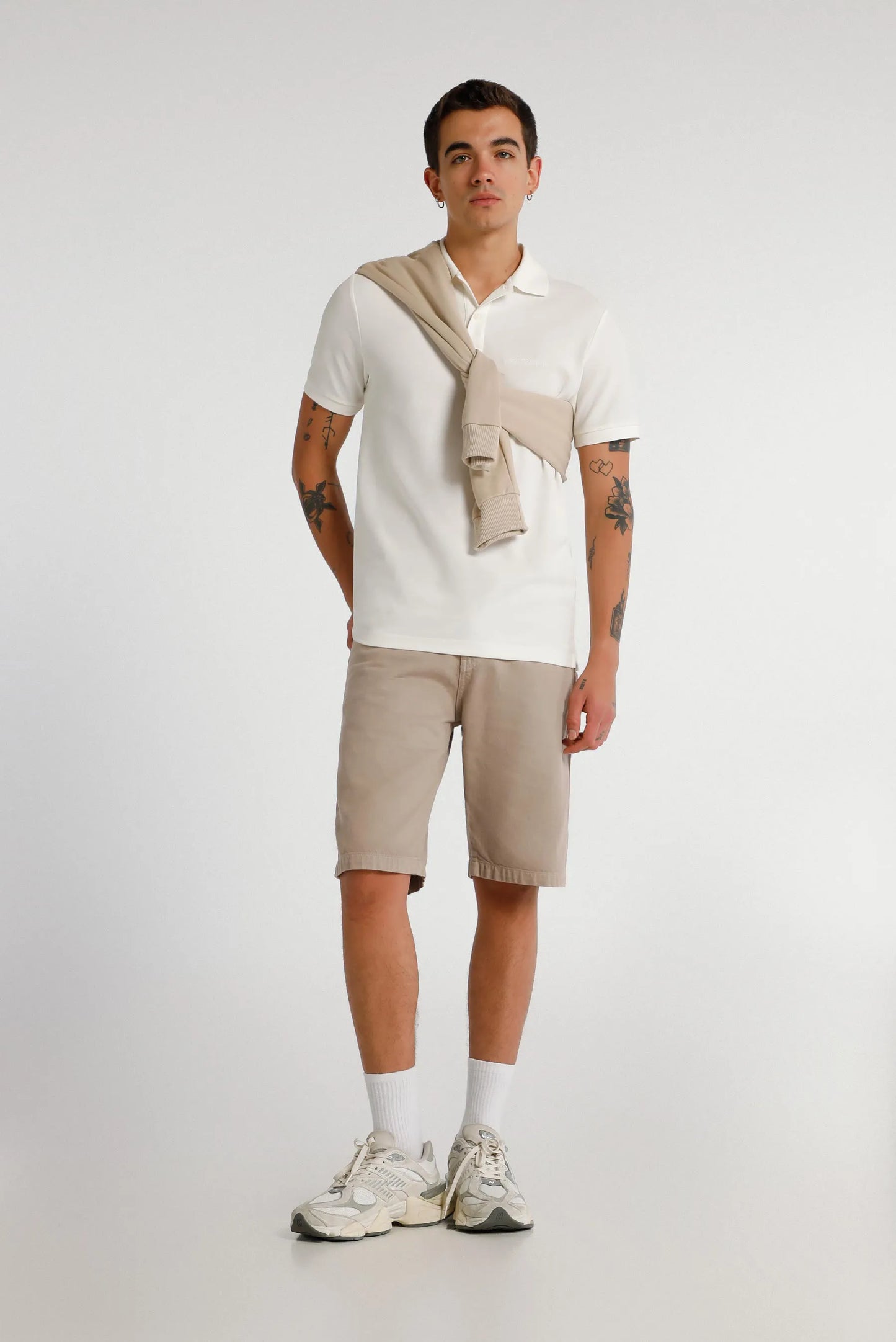Camiseta polo color marfil