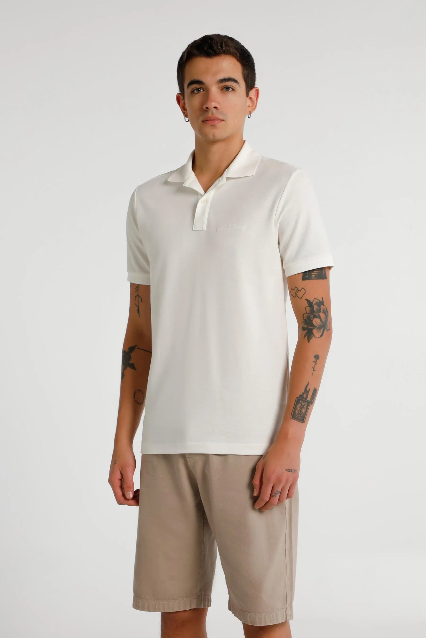 Camiseta polo color marfil