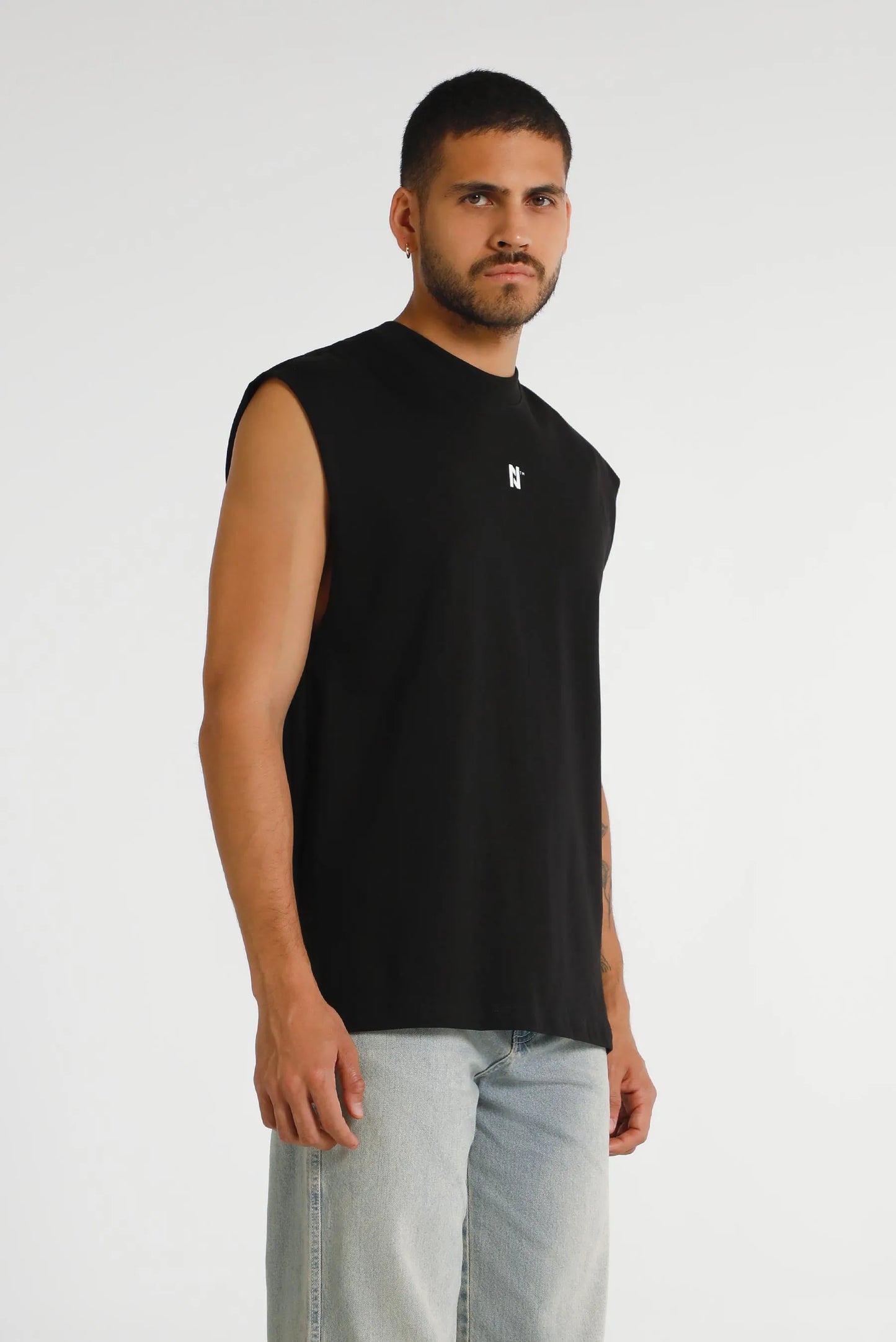 Camiseta tank negro ilustración