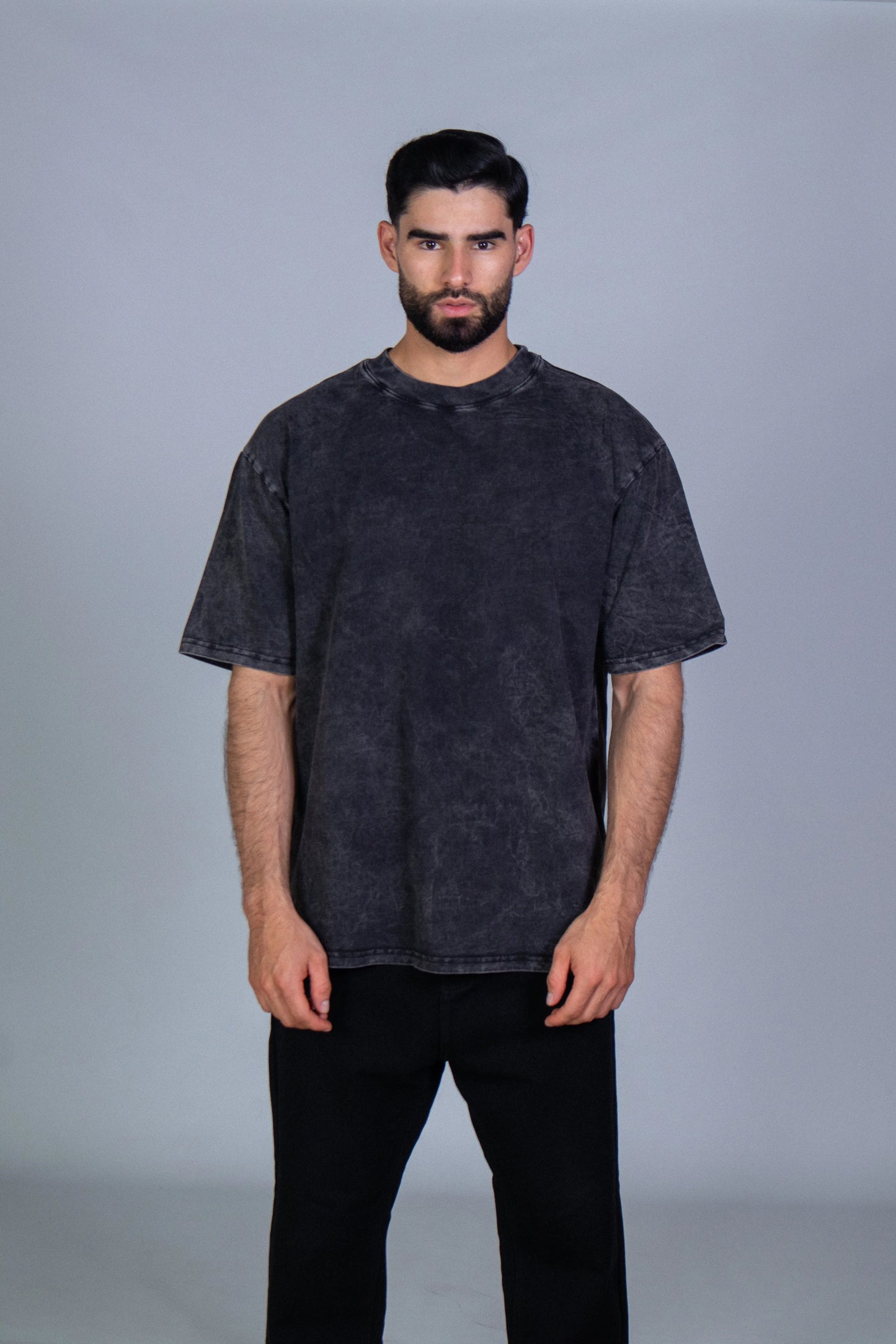 Camiseta Básica Oversize Acid Wash Gris Oscuro