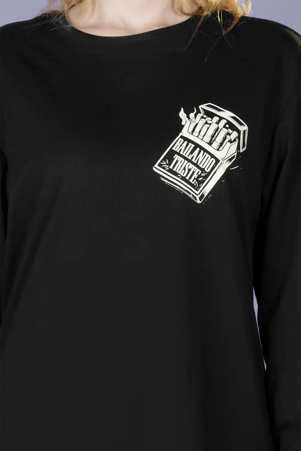 CAMISETA MAGA LARGA UNISEX BAILANDO TRISTE NICOLAS Y LOS FUMADORES
