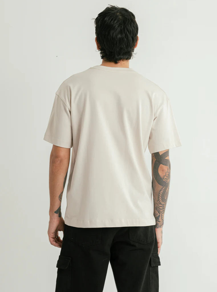 CAMISETA OVERSIZED BÁSICA HUMO