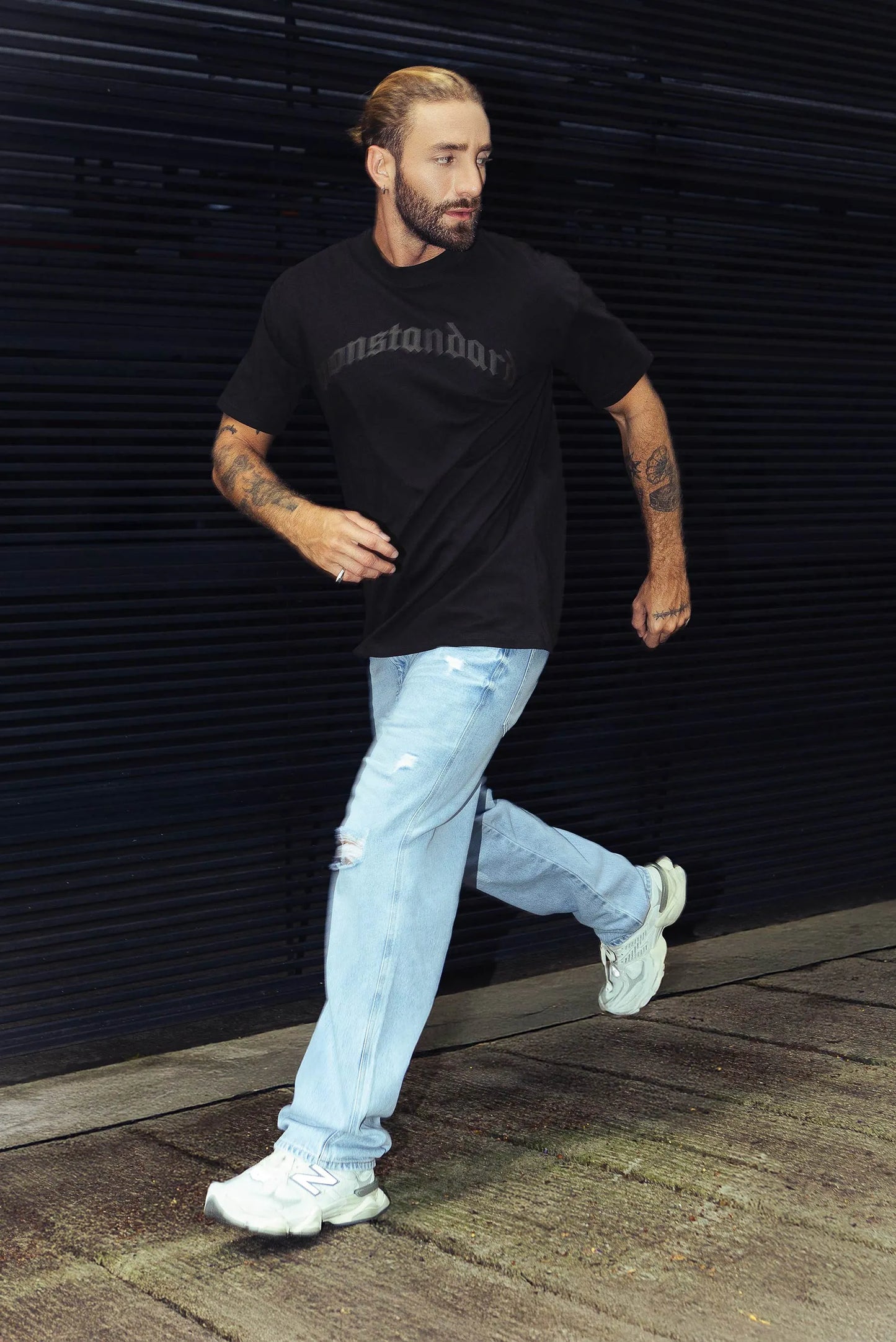 Camiseta Regular Negro Nonstandard