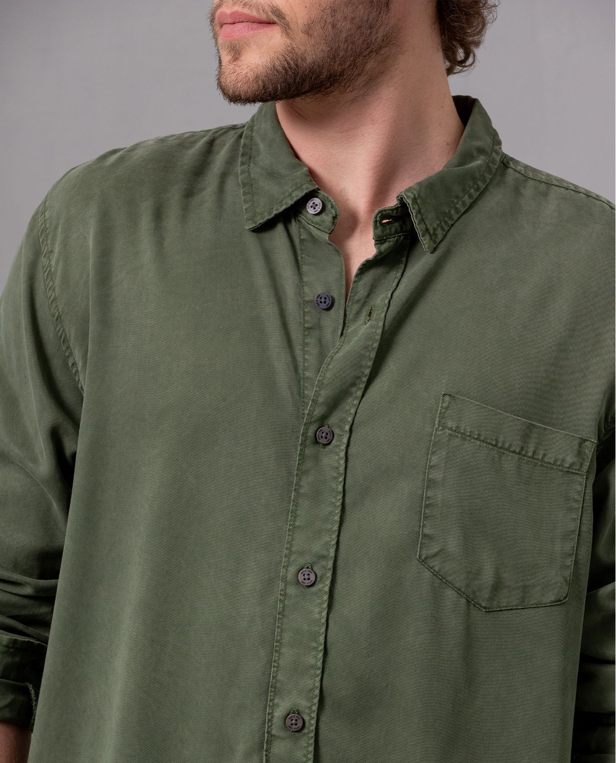 Camisa manga larga para hombre verde