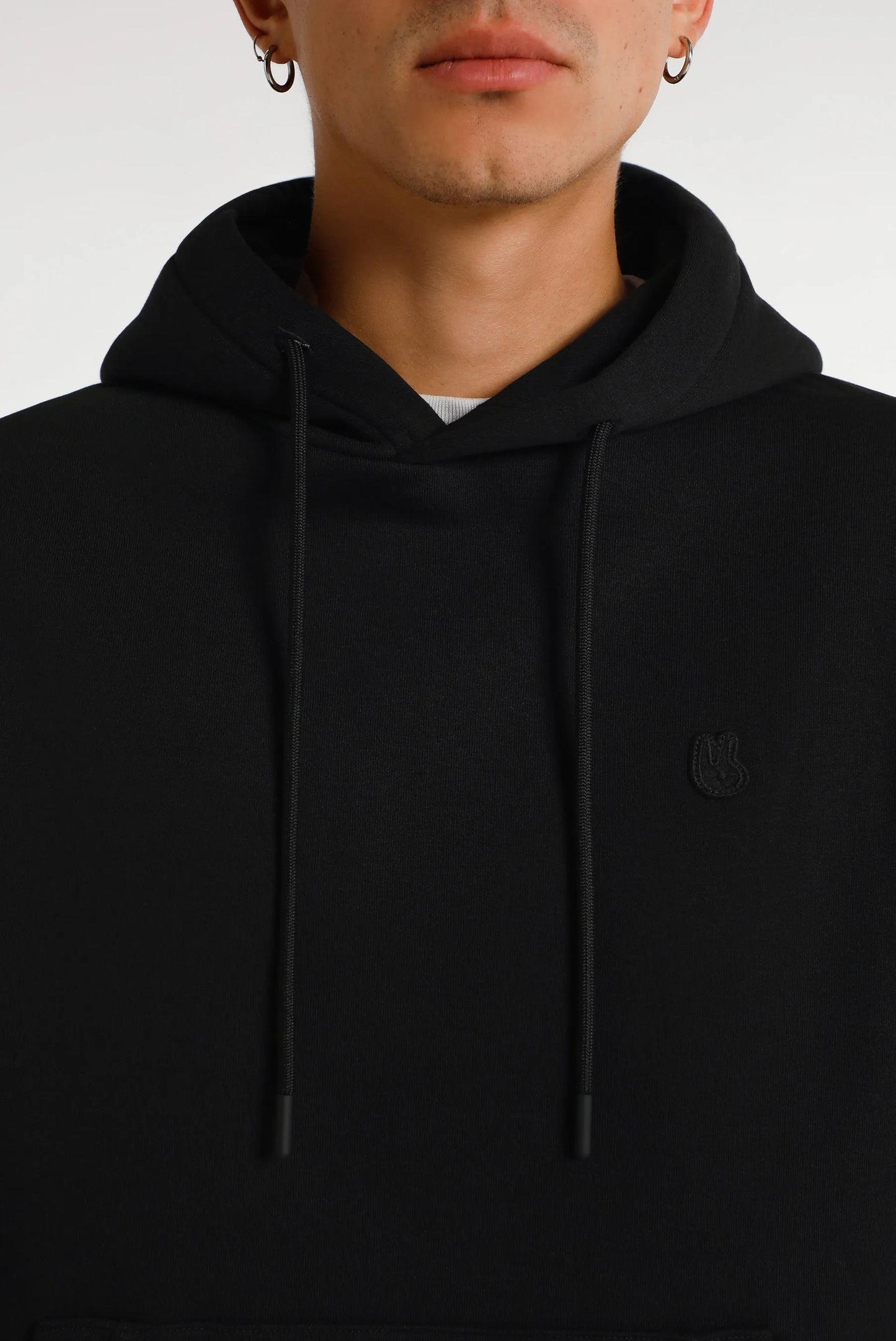 Abrigo tipo buzo hoodie box fit negro