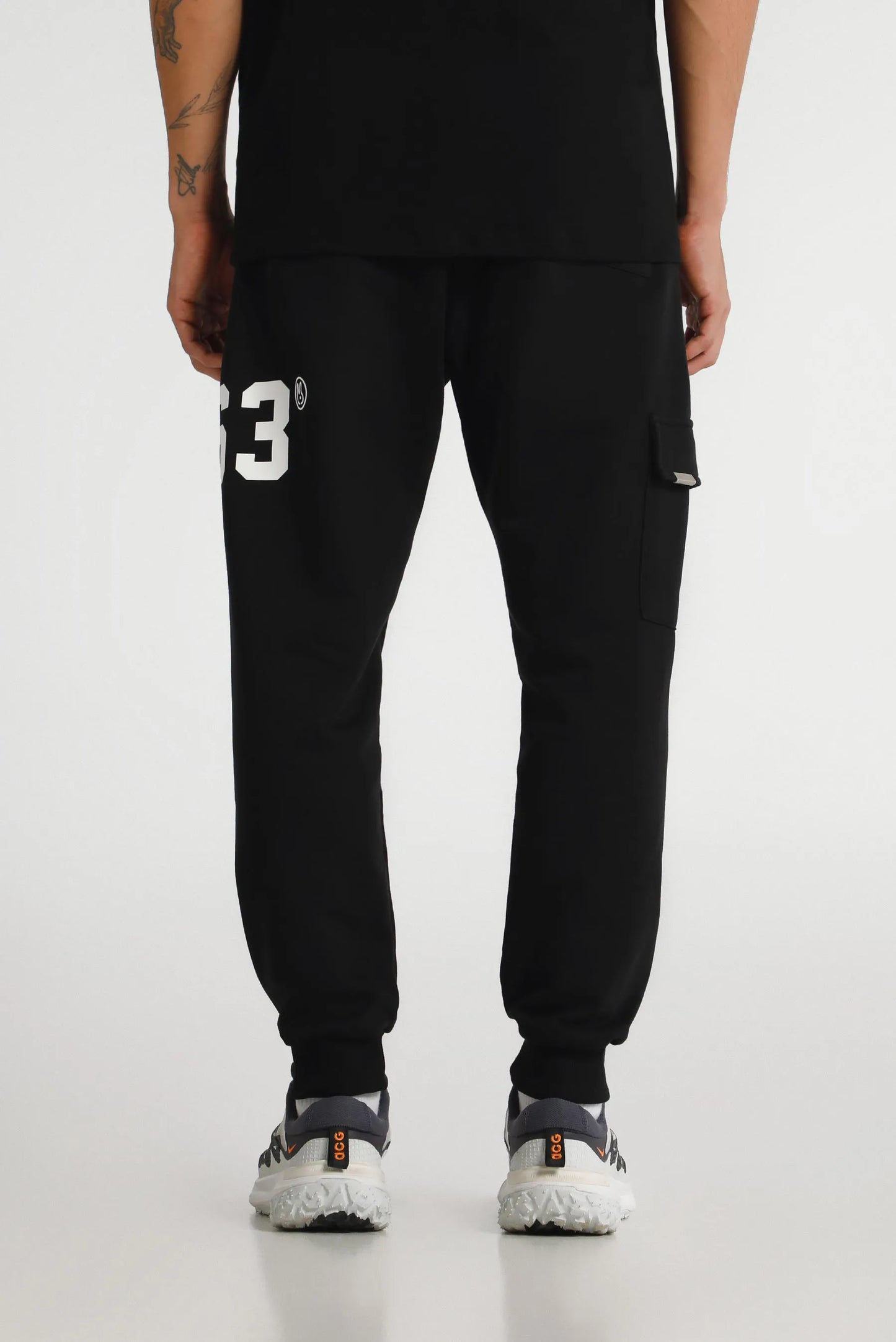 Pantalon tipo Jogger negro numeros