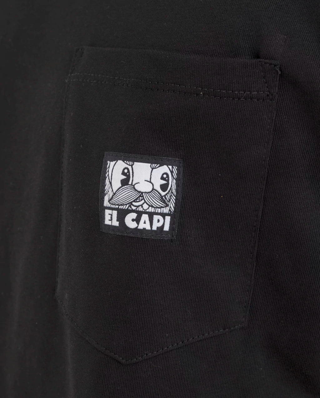 CAMISETA EL CAPI BOLSILLO (NEGRA)